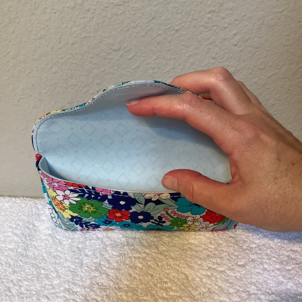 ThredUP: Vera Bradley Bree Sunglasses & Eyeglasses Case in Far Out Floral - Picture 5 of 15